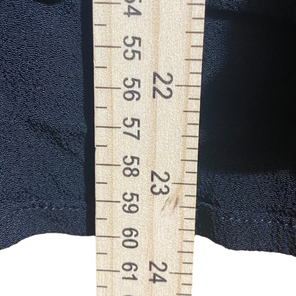 Niche Nilgun Derman Black 3/4 sleeve top with abalone shell buttons Rayon Large - Picture 9 of 9